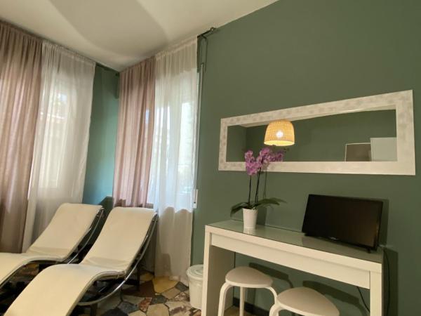 Delle Rose Rooms : photo 5 de la chambre chambre double avec salle de bains privative