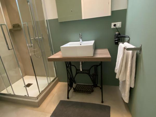 Delle Rose Rooms : photo 9 de la chambre chambre double avec salle de bains commune