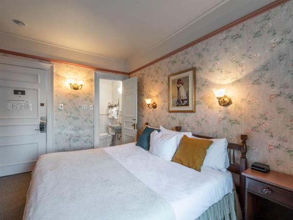 Le Chateau de Pierre : photo 9 de la chambre chambre standard lit queen-size