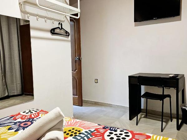 Arc House Plaza : photo 2 de la chambre chambre double avec salle de bains privative