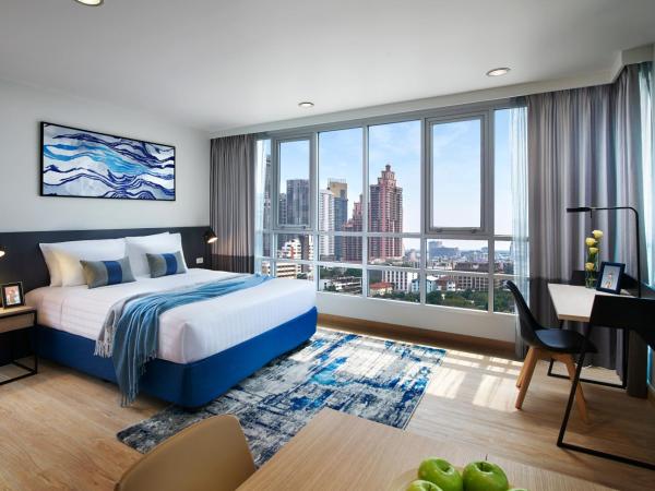 Shama Lakeview Asoke Bangkok : photo 1 de la chambre studio lit king-size - vue sur lac