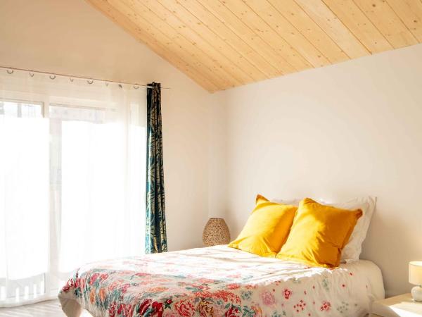 Ted Surf House : photo 4 de la chambre chambre familiale avec salle de bains privative