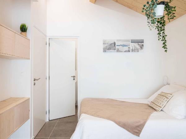 Ted Surf House : photo 3 de la chambre chambre double avec salle de bains privative