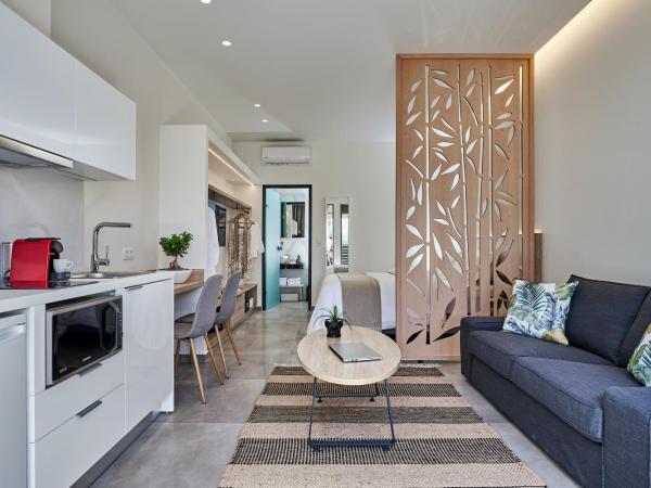 Stay 365 Heraklion Apart Hotel : photo 2 de la chambre suite junior - vue sur jardin