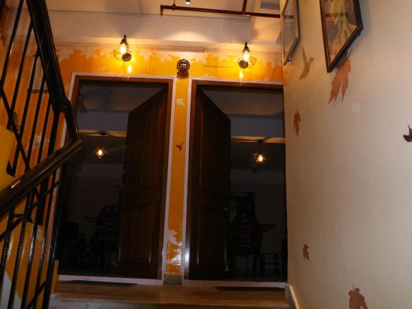 The Elite Apartment Hotel : photo 9 de la chambre chambre double avec toilettes communes