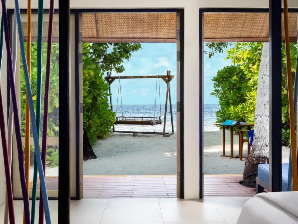 Dhawa Ihuru - with Free Transport : photo 4 de la chambre beachfront rainmist villa with free transfer for minimum 3 nights for 2 pax valid until 31st october 2024