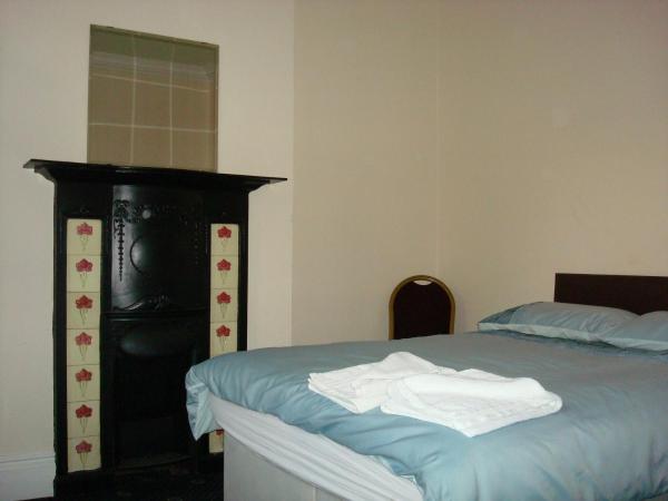 Forest Gate Hotel : photo 8 de la chambre chambre double Économique avec salle de bains commune