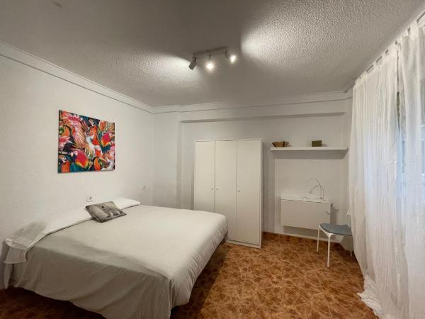 Valencia Centro andando y Playa malvarrosa tranvía : photo 4 de la chambre appartement 3 chambres