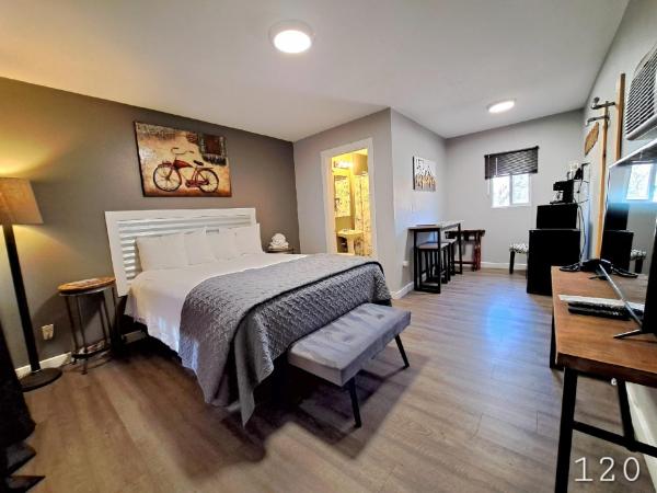 Buffalo Lodge Bicycle Resort - Amazing access to local trails & the Garden : photo 1 de la chambre chambre supérieure lit queen-size