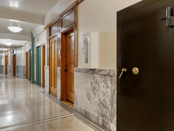 Hotel Gibbs Downtown Riverwalk : photo 2 de la chambre chambre lit queen-size - accessible aux personnes à mobilité réduite