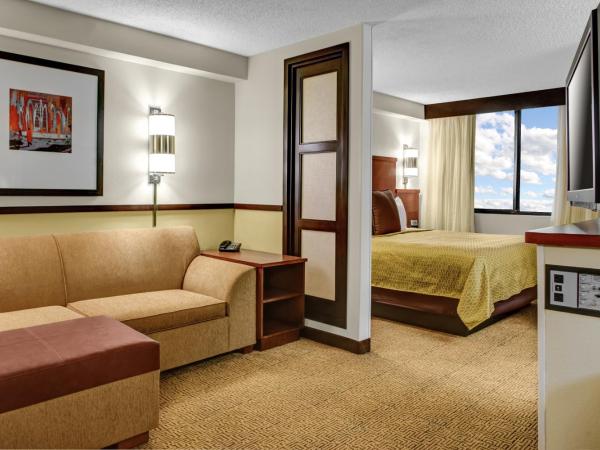 Hyatt Place Fort Lauderdale Cruise Port & Convention Center : photo 5 de la chambre chambre lit king-size avec canapé-lit - Étage supérieur