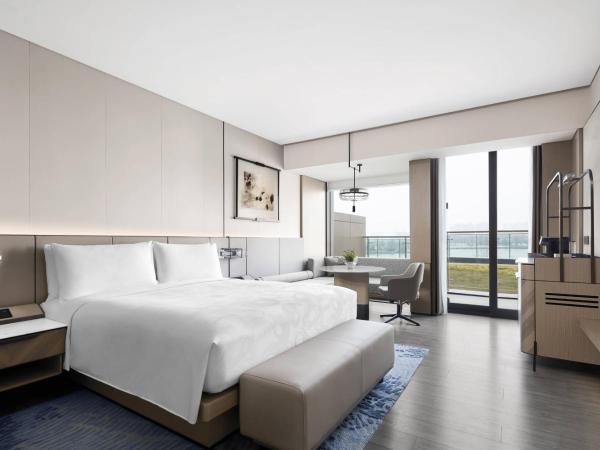 JW Marriott Shanghai Fengxian : photo 1 de la chambre guest room with 1 king, garden view balcony