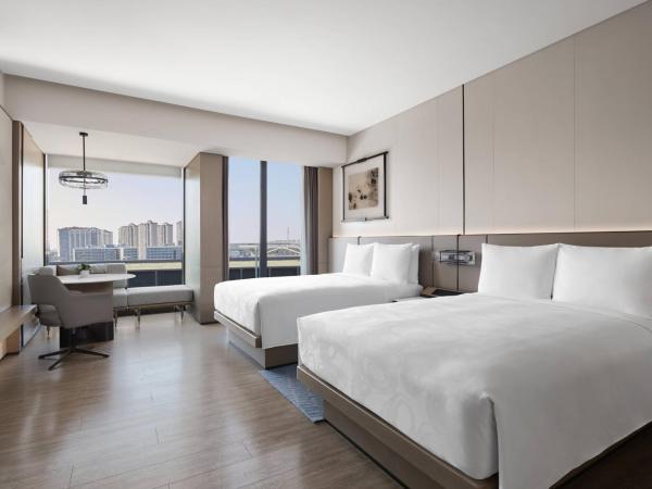 JW Marriott Shanghai Fengxian : photo 3 de la chambre guest room with 2 double, garden view balcony