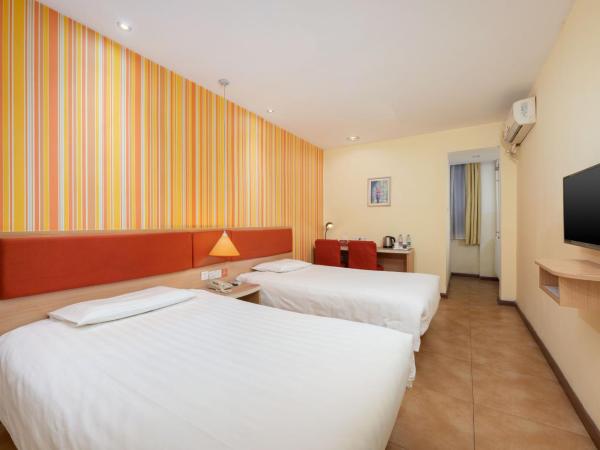 Home Inn Dalian North Railway Station : photo 1 de la chambre offre spéciale - chambre lits jumeaux