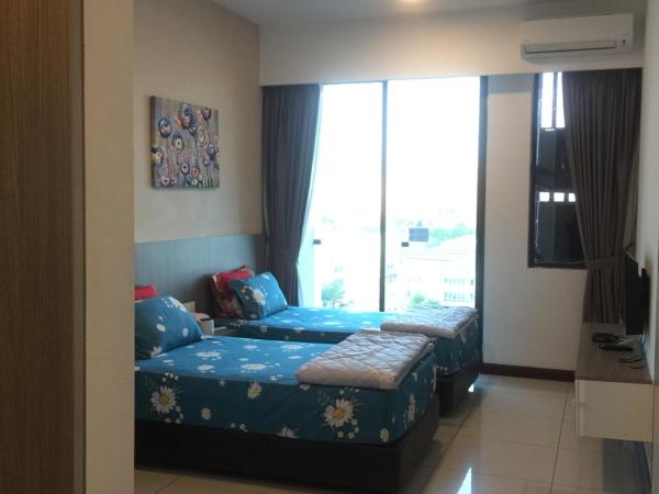 D Wharf Port Dickson Private Condo Waterfront : photo 7 de la chambre suite familiale avec balcon