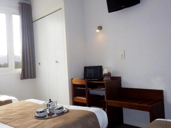 Adonis Lourdes - Notre Dame de la Sarte : photo 3 de la chambre chambre quadruple (2 adultes + 2 enfants)