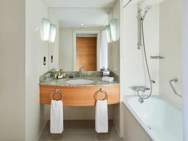 London Marriott Hotel Canary Wharf : photo 4 de la chambre chambre deluxe avec 1 lit king-size