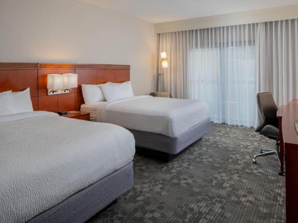 Courtyard by Marriott Nashville Airport : photo 1 de la chambre chambre avec 2 grands lits queen-size 