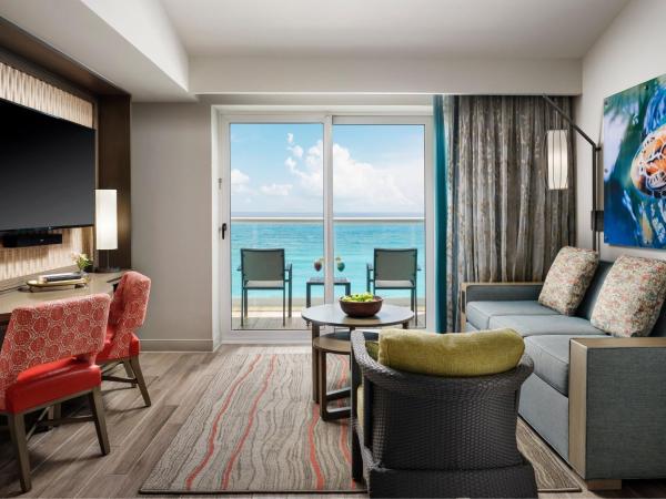 The Westin Cancun Resort Villas & Spa : photo 1 de la chambre suite lit king-size avec balcon - vue sur océan