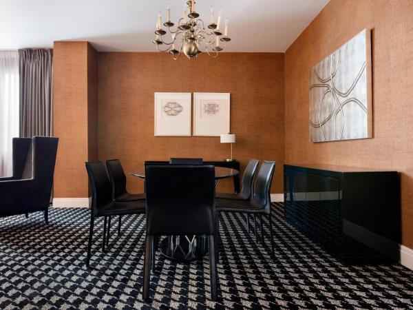 Le Méridien Charlotte : photo 4 de la chambre suite exécutive, 1 lit king-size