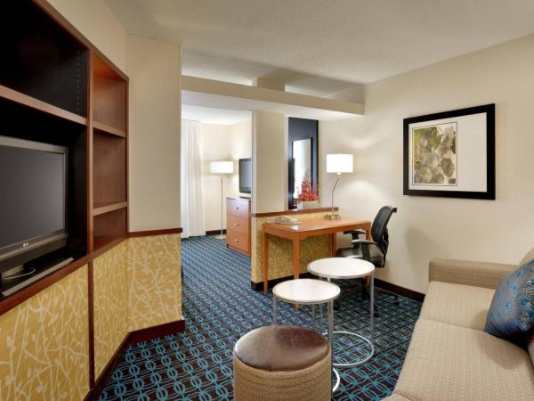 Fairfield Inn & Suites Salt Lake City Airport : photo 2 de la chambre suite exécutive avec canapé-lit
