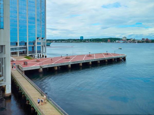 Halifax Marriott Harbourfront Hotel : photo 4 de la chambre chambre lit king-size - vue sur port