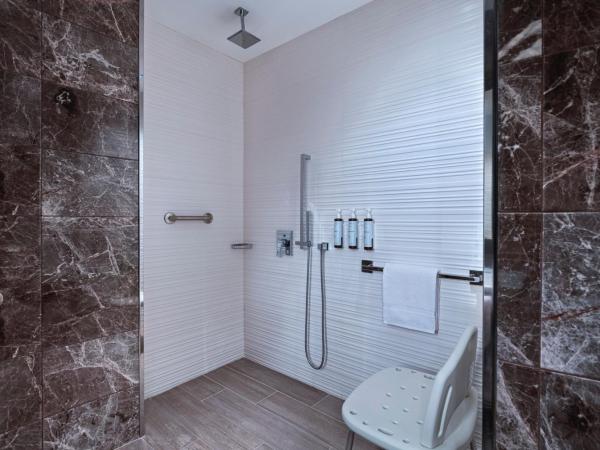 AC Hotel by Marriott Monterrey Valle : photo 4 de la chambre chambre lit king-size