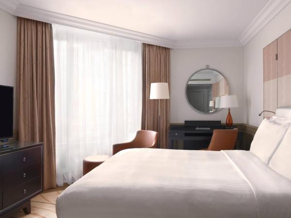 Paris Marriott Champs Elysees Hotel : photo 1 de la chambre chambre lit queen-size deluxe
