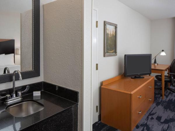 Fairfield Inn & Suites by Marriott Orlando Lake Buena Vista : photo 3 de la chambre chambre avec 2 lits queen-size (pas de taxe de séjour)