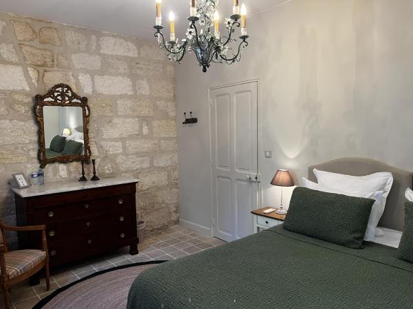 N15 - Les Confidences - Chambres d'hôtes : photo 2 de la chambre chambre double de luxe avec douche à l'italienne