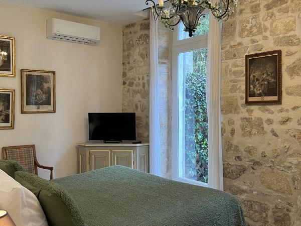 N15 - Les Confidences - Chambres d'hôtes : photo 3 de la chambre chambre double de luxe avec douche à l'italienne