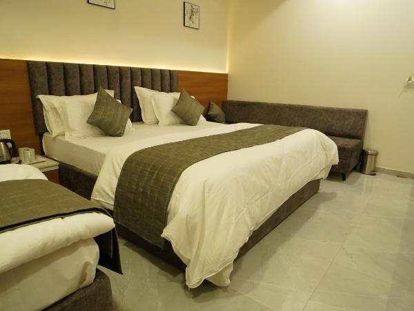 HOTEL RICHIE RICH : photo 5 de la chambre chambre familiale deluxe