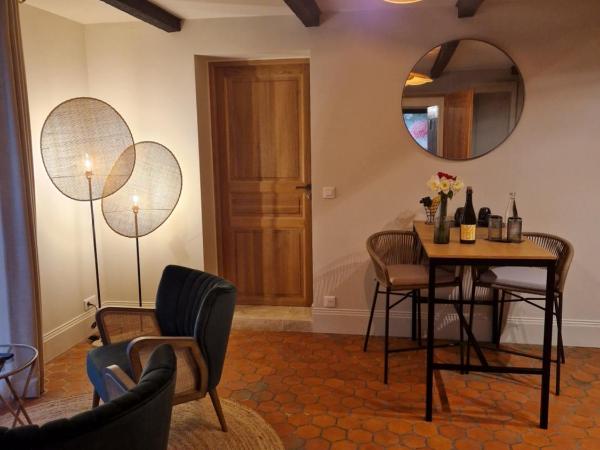 Au Moulin Saint Nicol - Honfleur : photo 6 de la chambre chambre 1 : suite junior climatisée - accès à la terrasse