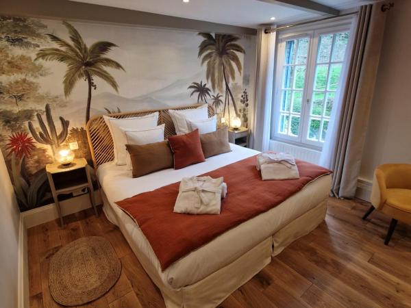 Au Moulin Saint Nicol - Honfleur : photo 1 de la chambre chambre 5 : chambre double avec douche - vue sur jardin
