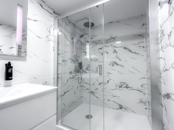 Hotel Villa R : photo 2 de la chambre chambre double ou lits jumeaux supérieure - vue sur mer