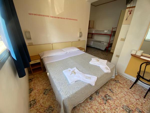 Hotel Nanni Garnì : photo 3 de la chambre chambre quadruple