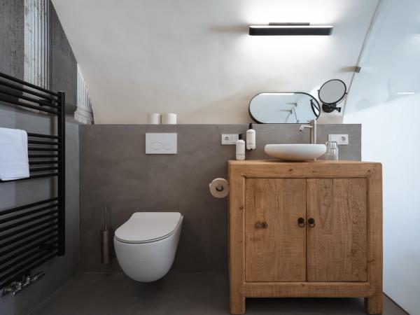 Court Hotel Utrecht City Centre : photo 4 de la chambre chambre lit king-size deluxe