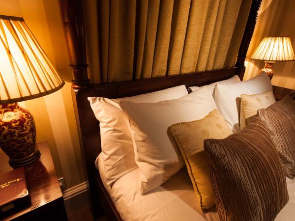 Kildonan Lodge Hotel : photo 5 de la chambre chambre supérieure avec lit à baldaquin