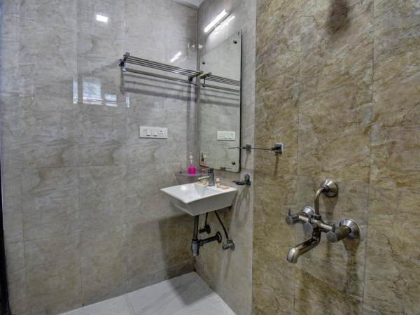 Aarya Regency : photo 4 de la chambre deluxe king room india national only