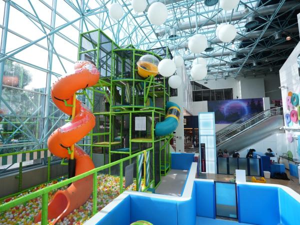 Grand Hyatt Dubai : photo 5 de la chambre chambre complexe hôtelier avec accès gratuit au club pour enfants roli poli pendant 1 heure, repas gratuits pour les enfants, 15 % de réduction sur nourriture et boissons dans certains points de vente, et bon de jeux de 50 aed au tiger jax