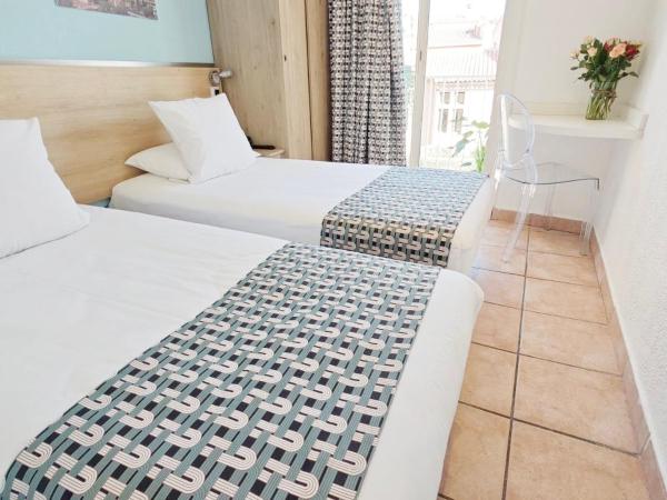 HOTEL DES CALANQUES : photo 3 de la chambre chambre double ou lits jumeaux