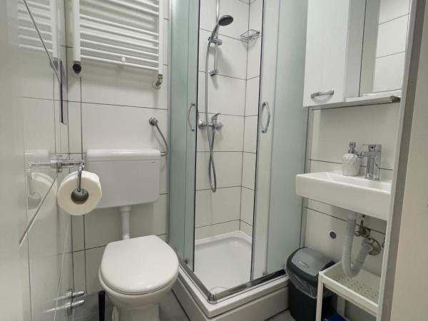 m-blok : photo 8 de la chambre chambre double avec salle de bains privative