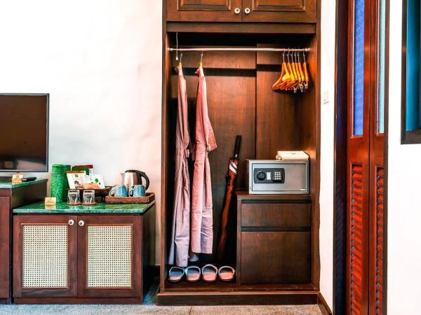 Smile Lanna Hotel : photo 6 de la chambre grande chambre double deluxe avec balcon