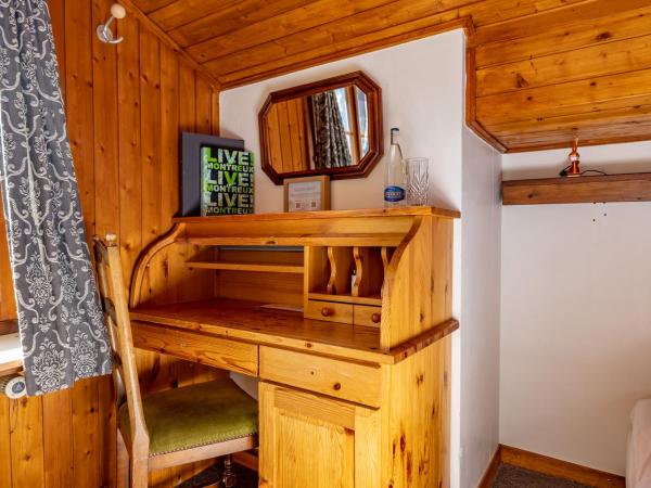 Le Coucou Hotel Restaurant & Lounge-Bar : photo 5 de la chambre chambre alpine (salle de bains commune)