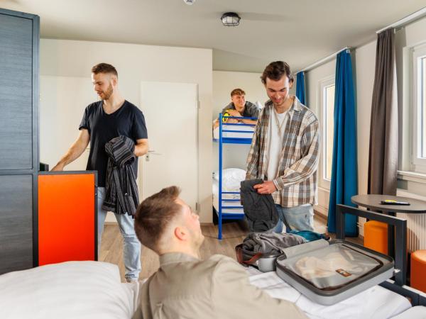 a&o Dortmund Hauptbahnhof : photo 3 de la chambre chambre quadruple