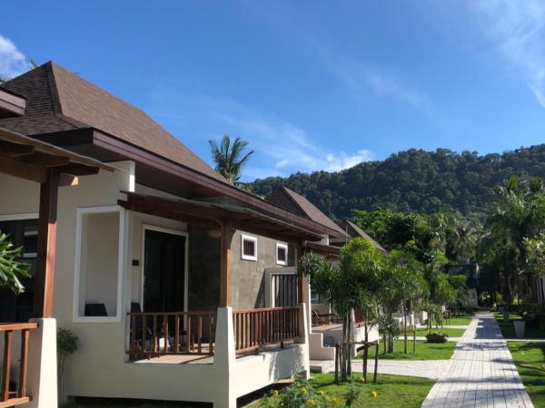 Southern Lanta Resort - SHA Extra Plus : photo 2 de la chambre chambre double deluxe avec balcon