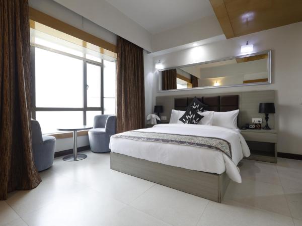 Aristocrat Hotel, New Town, Kolkata : photo 2 de la chambre suite