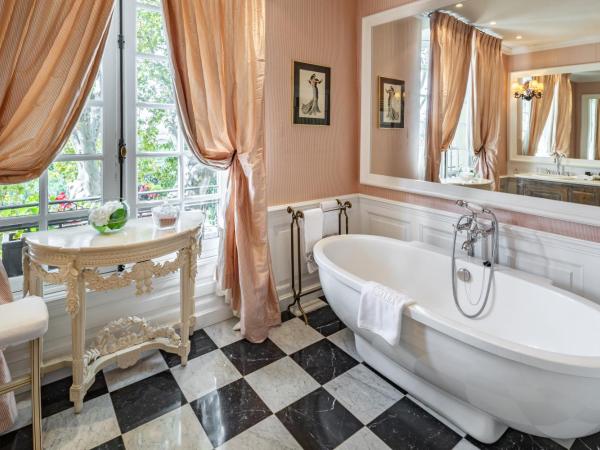 Villa Gallici Hôtel & Spa : photo 6 de la chambre suite avec terrasse et accès gratuit au spa