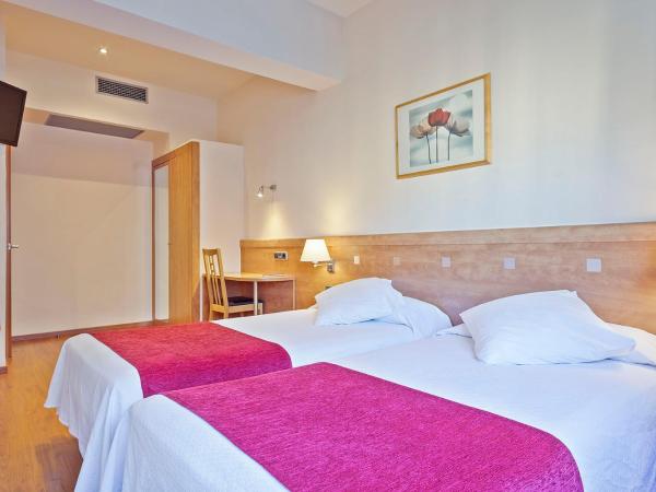 Acta Antibes : photo 9 de la chambre chambre quadruple