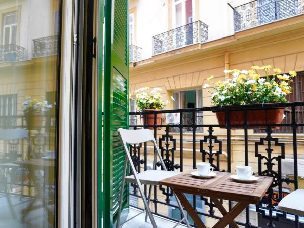 Macchiato Suites Boutique Guest House : photo 2 de la chambre chambre double avec balcon